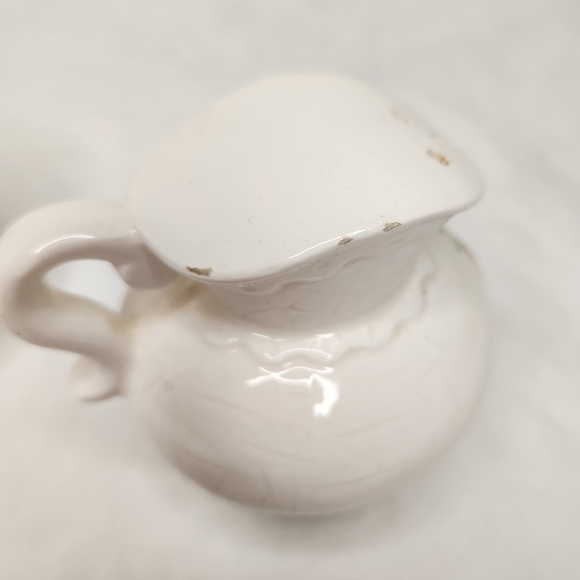 Strawberry Ceramic Salt and Pepper Shakers - Picture 6 of 10